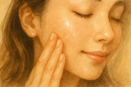 肌の調子を確認している女性